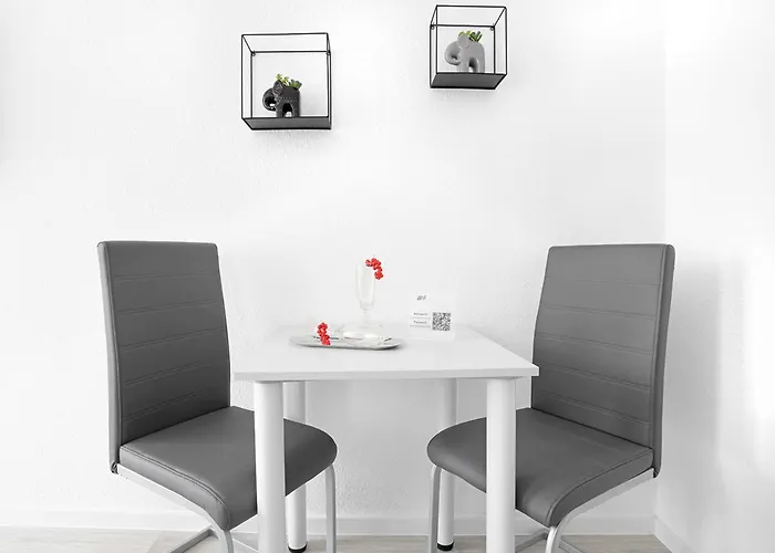 - Biebricher Allee Apartment *